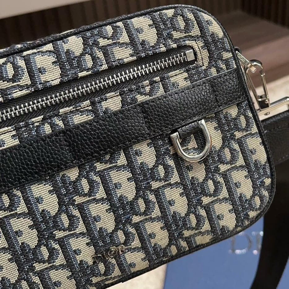 【本日中発送】黒 ショルダーバッグ