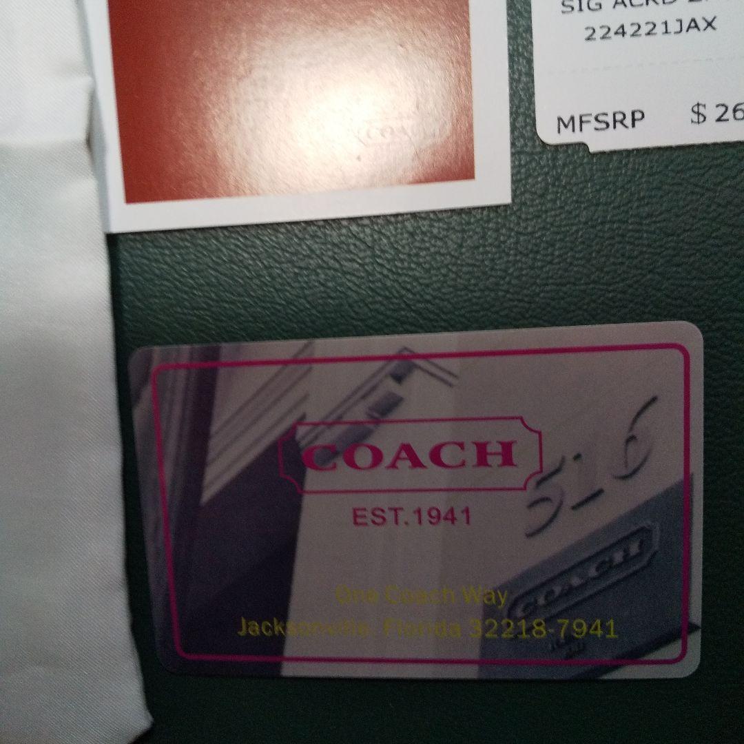 正規品❗️COACHブラックレザー 二つ折り財布 ❣️美品。ゴールドロゴ