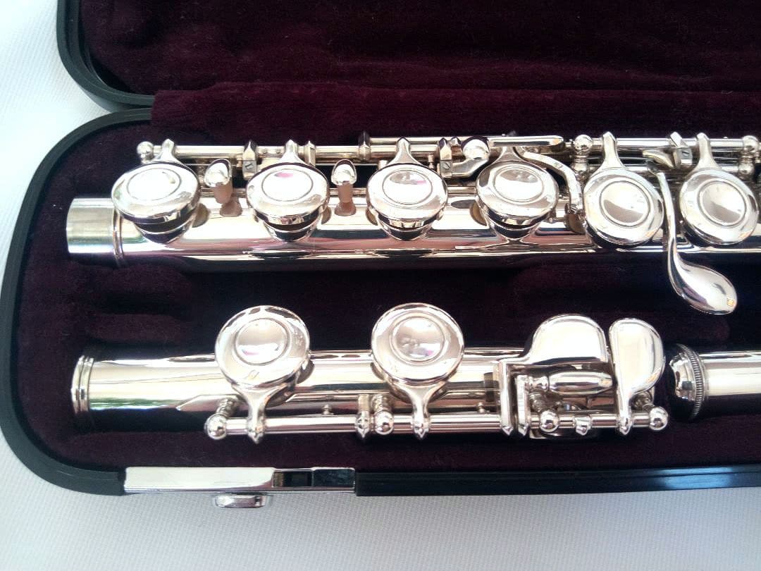 ♦最終価格♦ほぼ未使用♦後期モデル♦リップ銀♦ヤマハフルートYFL211PS