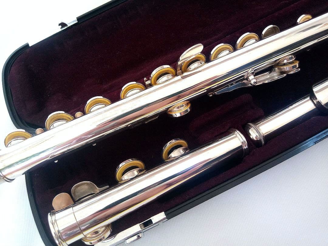 ♦最終価格♦ほぼ未使用♦後期モデル♦リップ銀♦ヤマハフルートYFL211PS