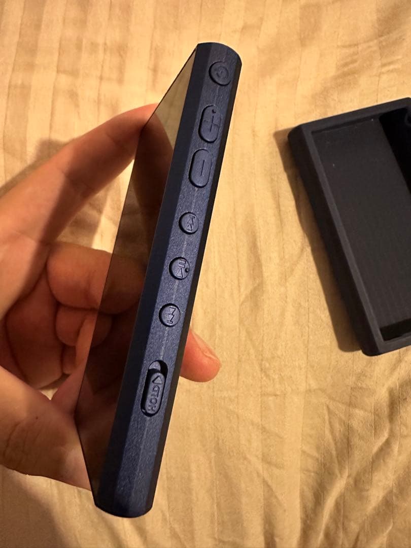 SONY ウォークマン　A306本体とシリコンカバー