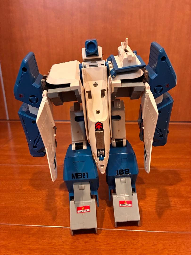 機甲創世記モスピーダ　AFC-01H レギオス エータ1/35スケールフィギュア