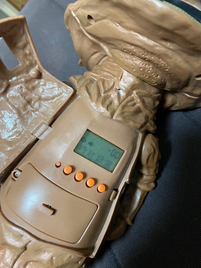 カネゴン貯金箱　怪獣フィギュア ブラウン