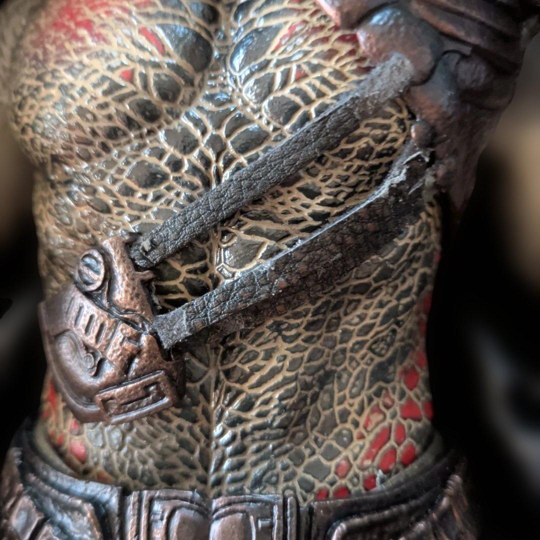 HOT TOYS Berserker Predator フィギュア