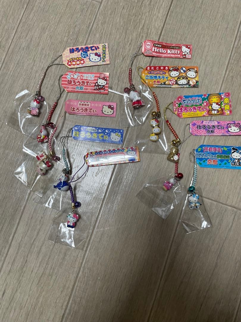 ご当地キティ　根付けストラップ　10点セット