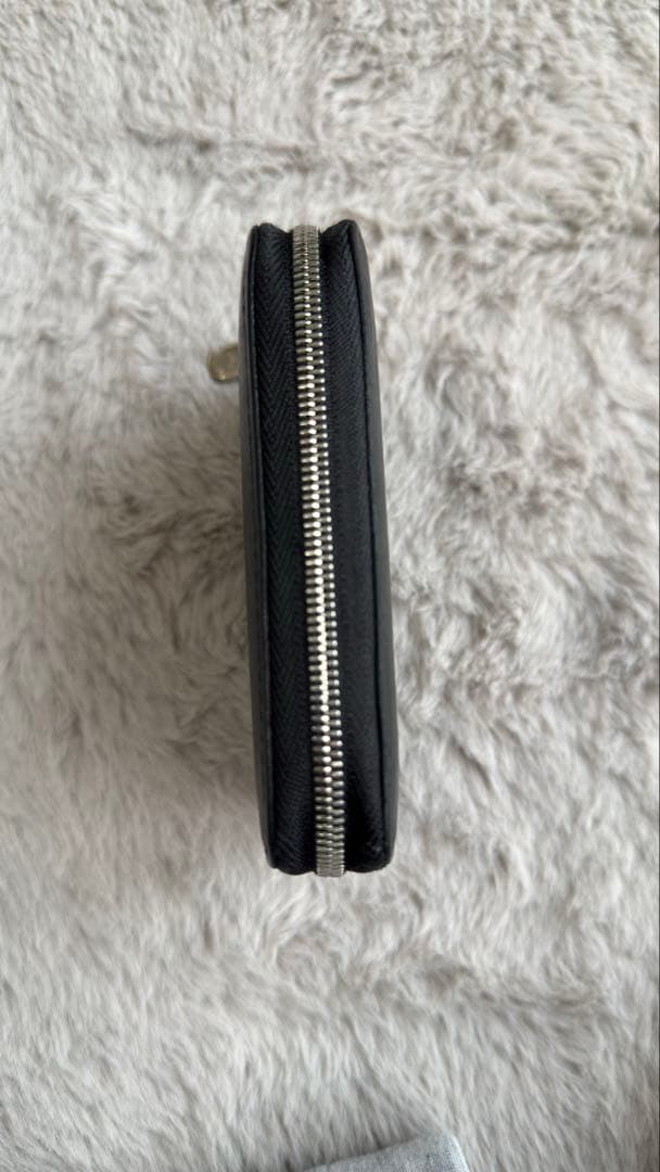 Louis Vuittonエピ　ジッピーパース［ルイヴィトン］