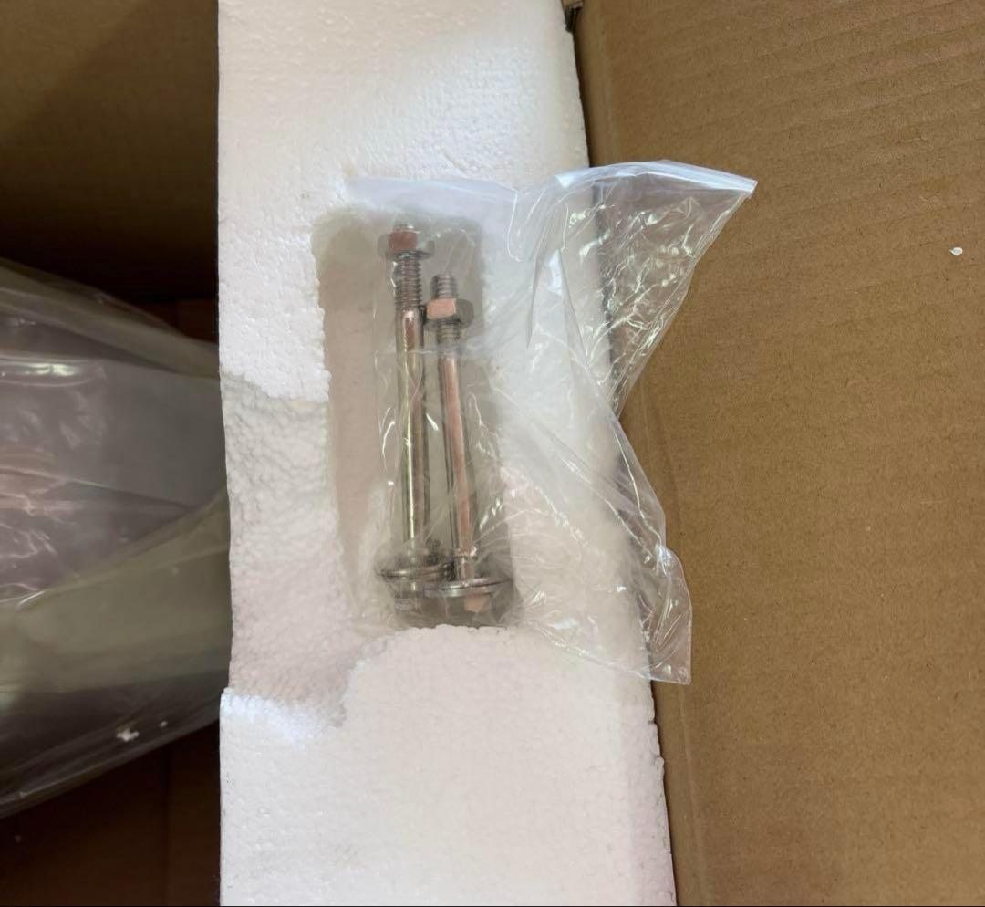 スポーツスター　04〜06 キングガスタンク　新品未使用未塗装　xl1200