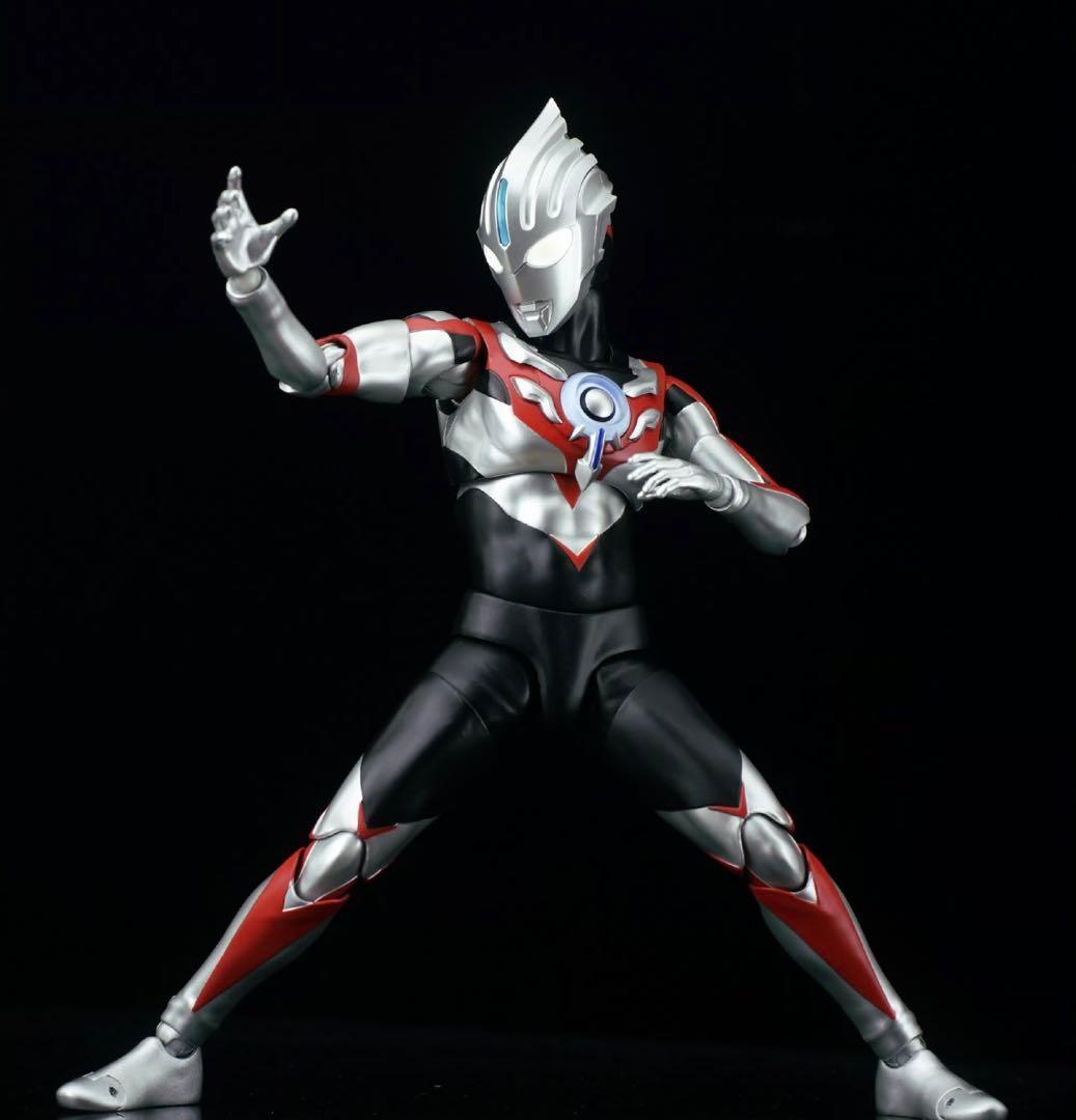 新品未開封 海外限定合金製品S.H.Figuarts 光軌跡 ウルトラマンオーブ