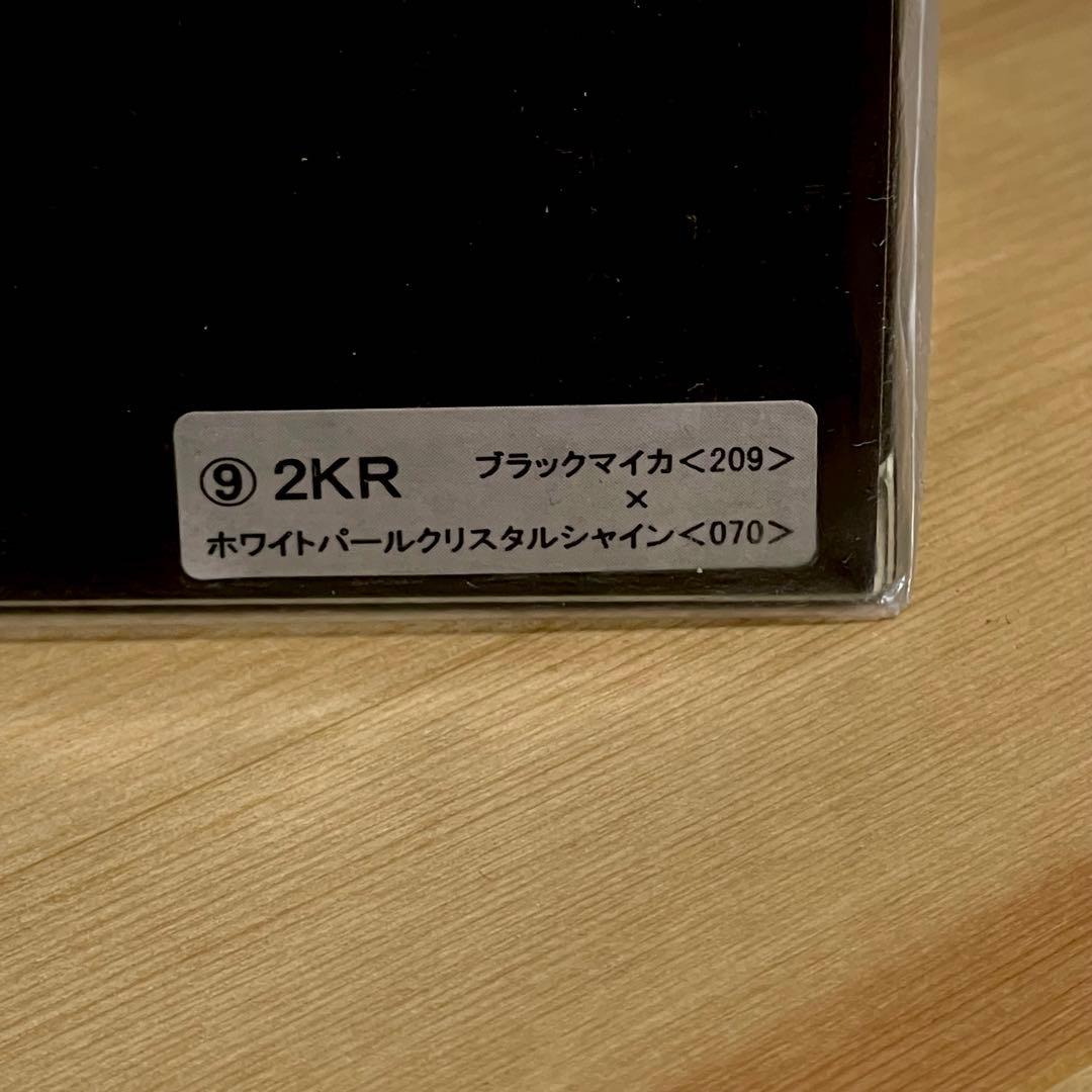 新品未開封 ヤリスクロス ホワイト ミニカー カラーサンプル 1/30 ⑨2KR
