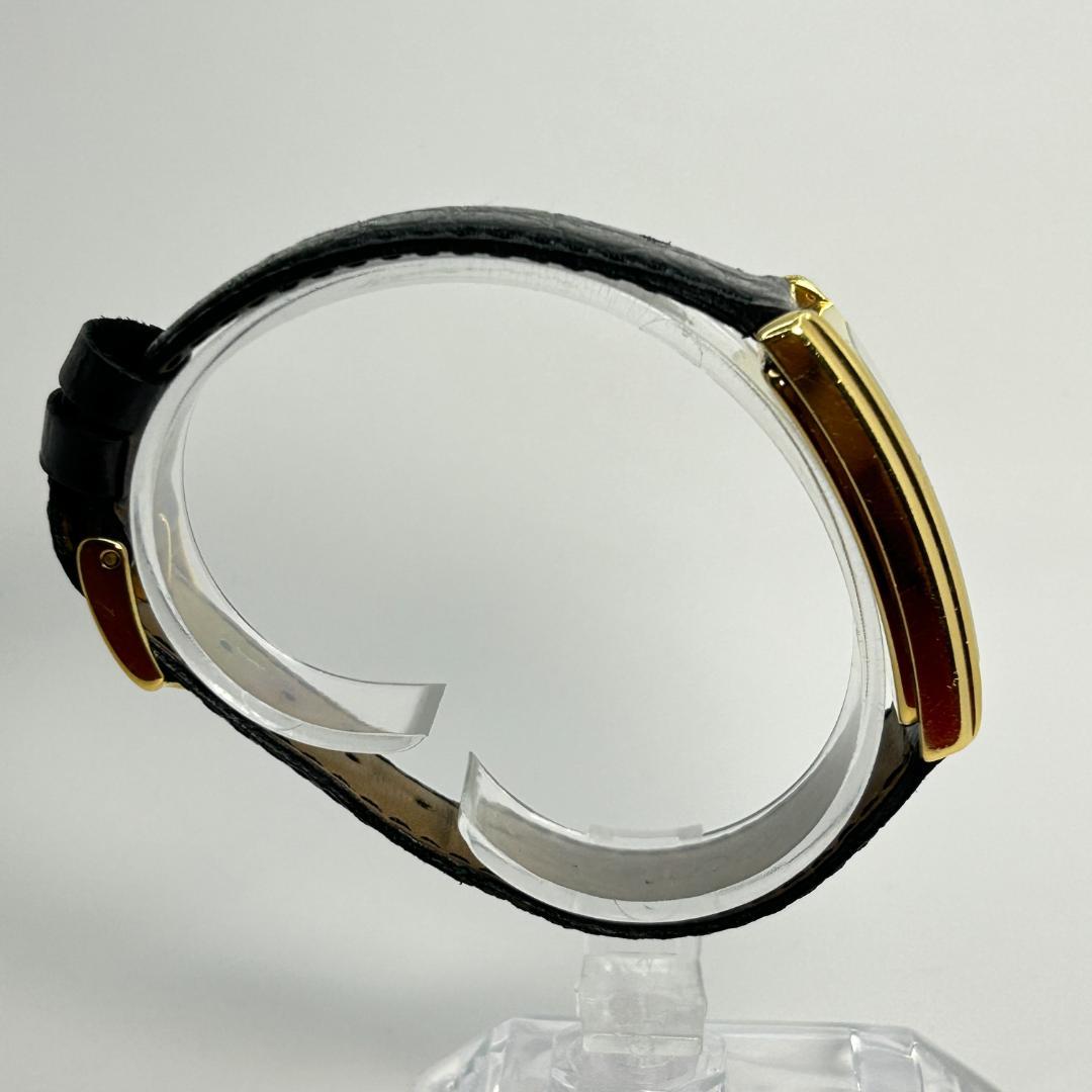 【人気】GUCCI グッチ 2600M レクタンギュラー ブラック文字盤 メンズ