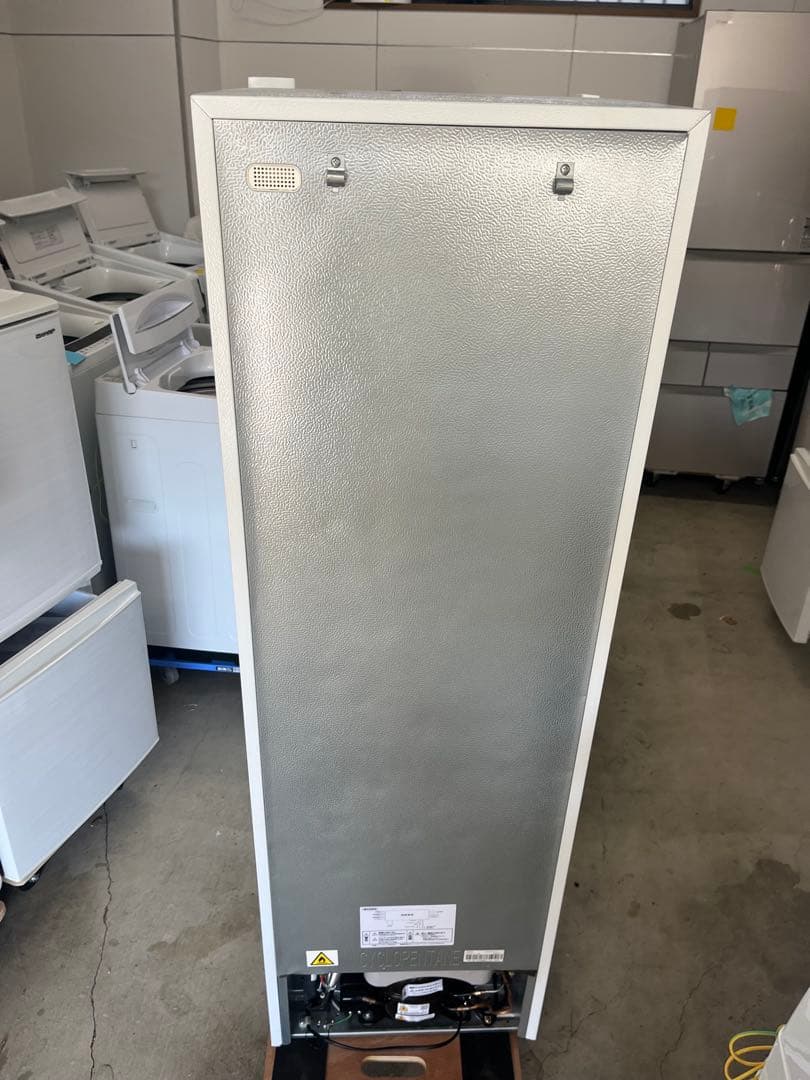 Comfee　冷凍冷蔵庫　174L　RCB169WH1JP　2024年製T