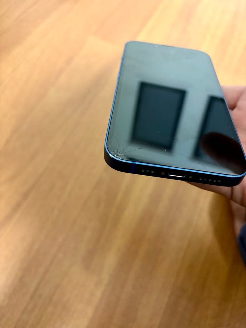 iPhone13 本体　ライトブルー