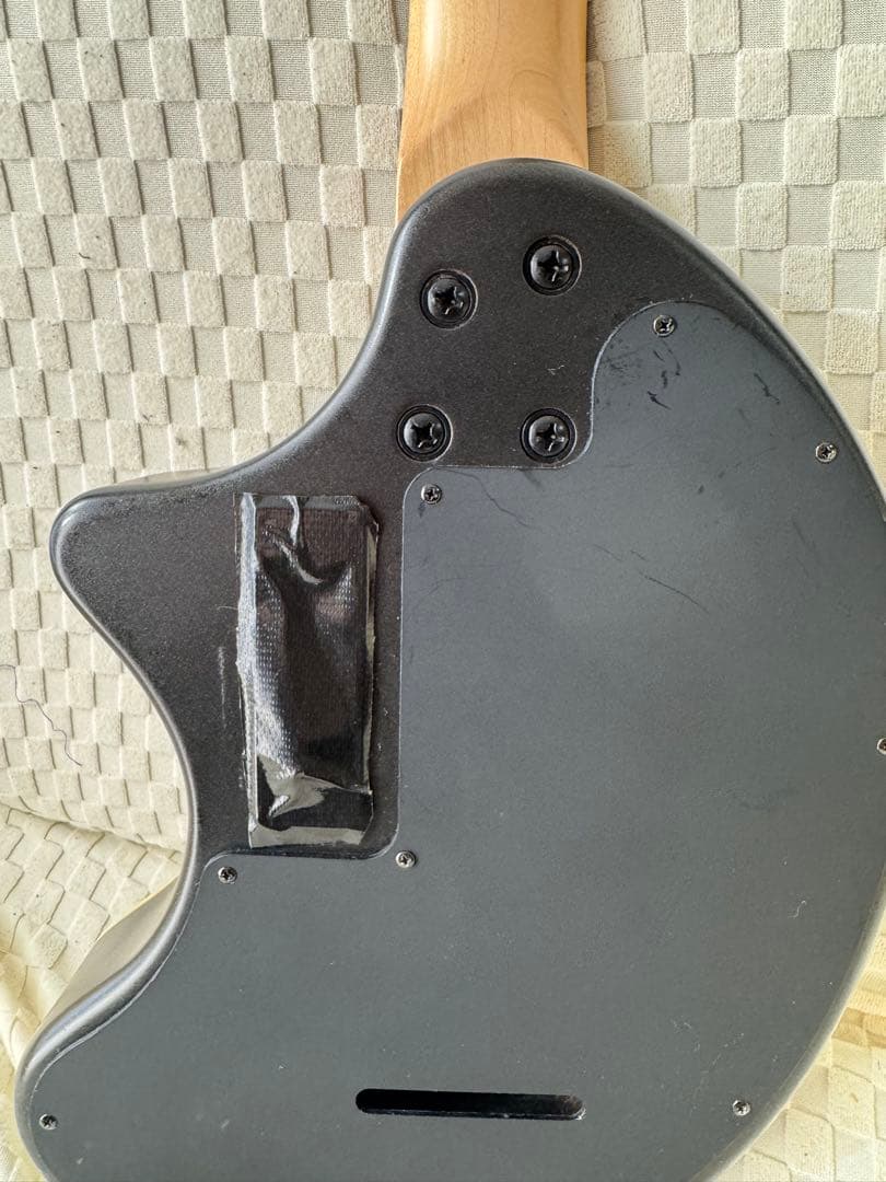 FERNANDES ZOー3芸達者　トレモロアーム付き　修復有り。