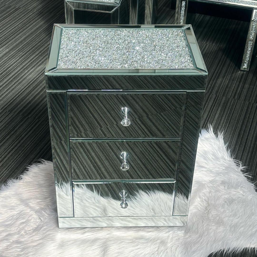 ベッドサイドテーブル - bedside table