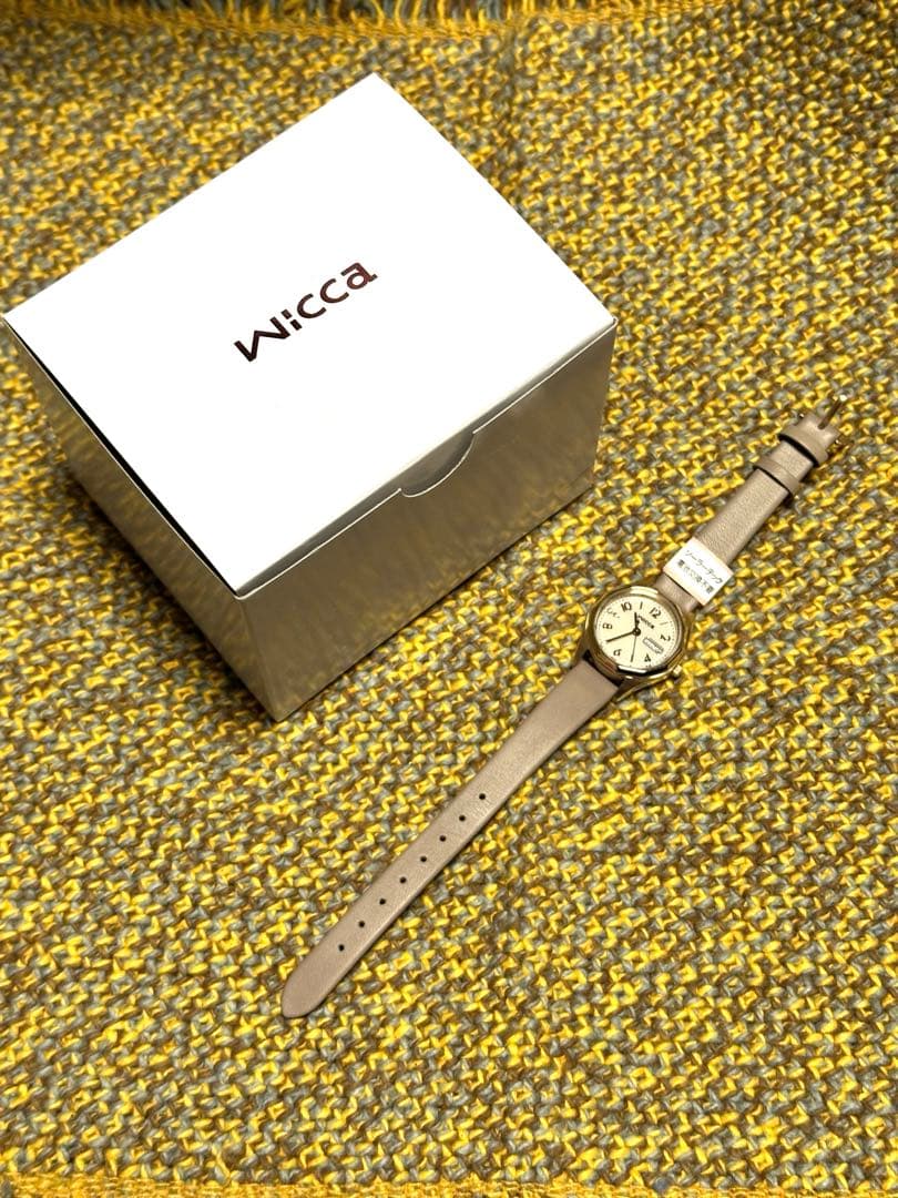 シチズン　wicca KH3-525-90 デイ&デイト　ベージュソーラーテック