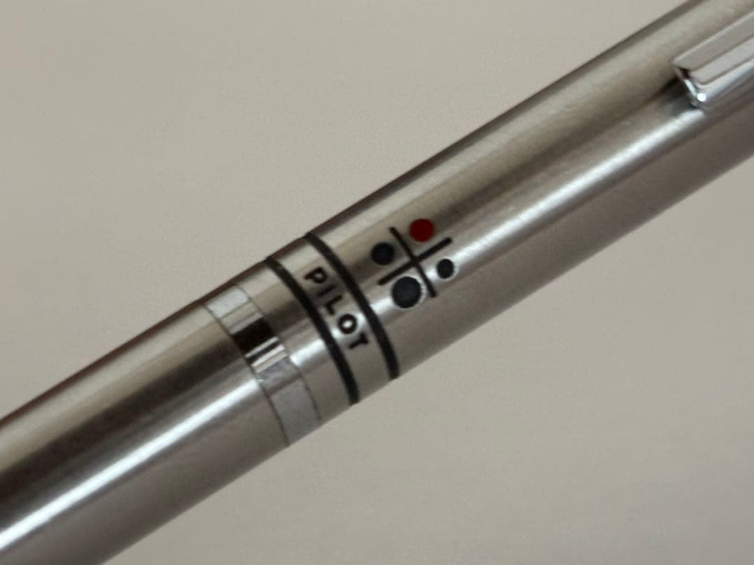 パイロット　ホソブト　振り子式ボールペン