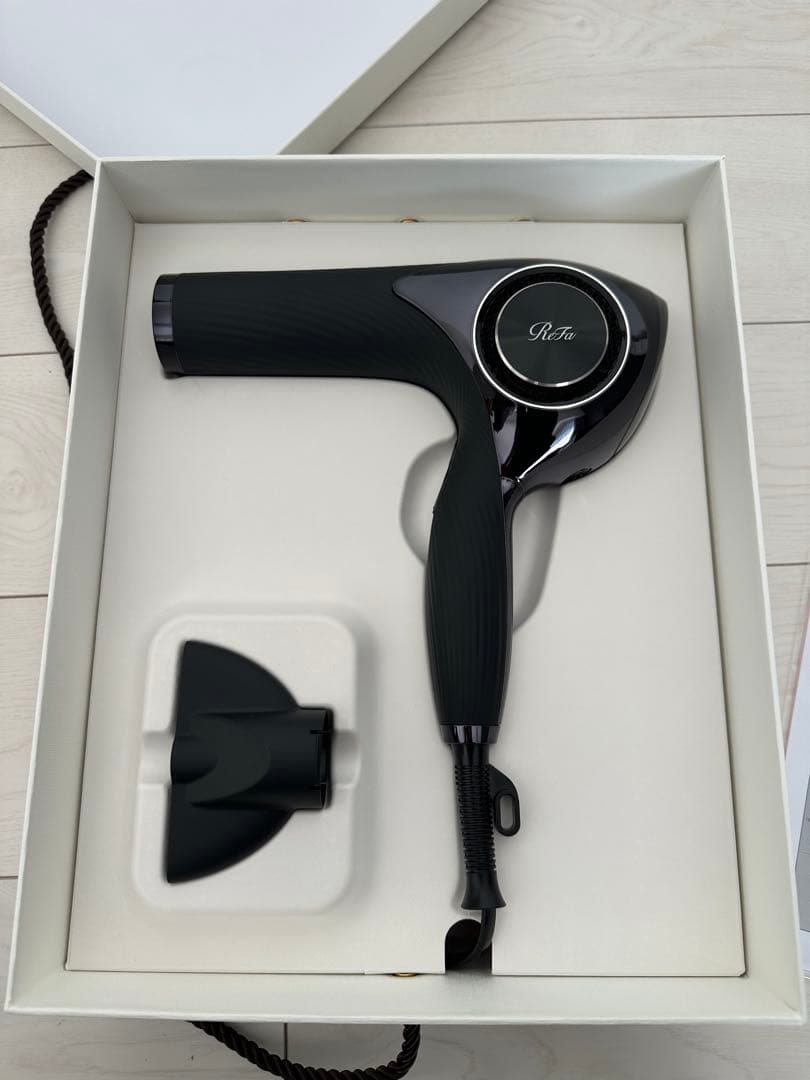 リファ　ビューティックドライヤー　プロ　2024年製