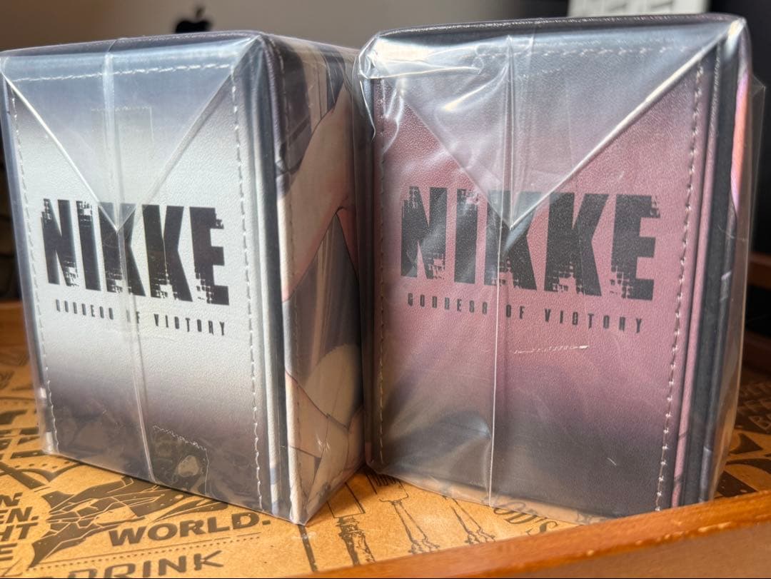 勝利の女神：NIKKE 合皮製デッキケース+カードスリーブ　ブラン ノワール