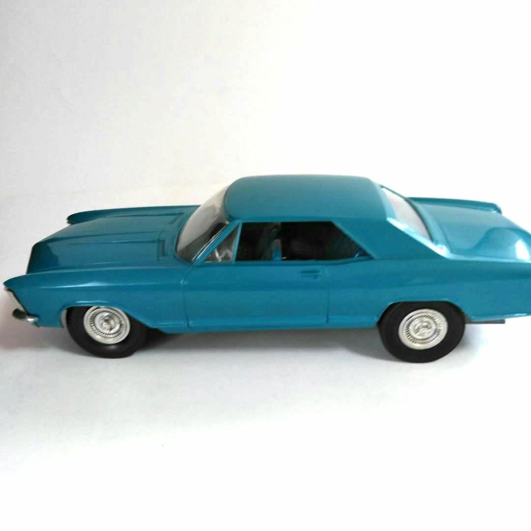 COX　049　GAS POWERED BUICK RIVIERA