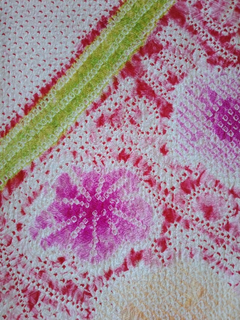 PK-16/25　振袖　白地　朱・緋(あけ)色　総絞り　花柄　長丈167裄67