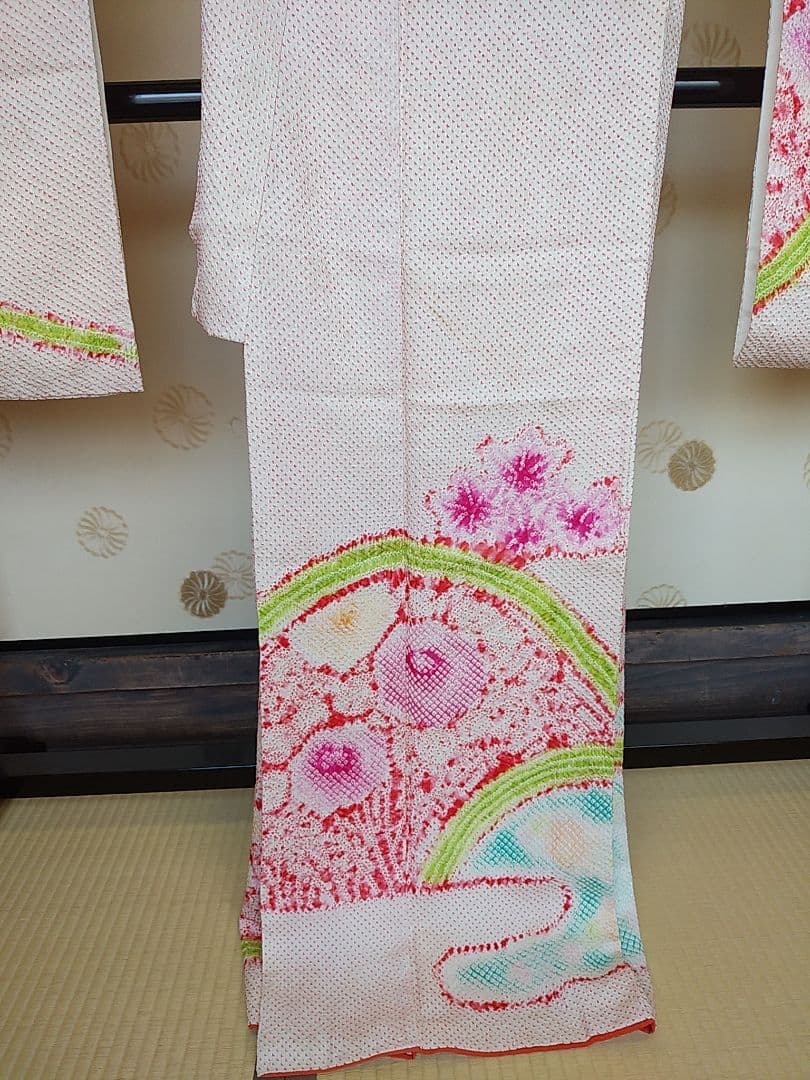 PK-16/25　振袖　白地　朱・緋(あけ)色　総絞り　花柄　長丈167裄67