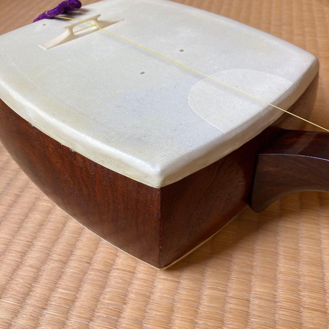 三味線1棹と収納用長袋、三味線の￼ソフトケース及び三味線2丁立箱1箱の4点セット