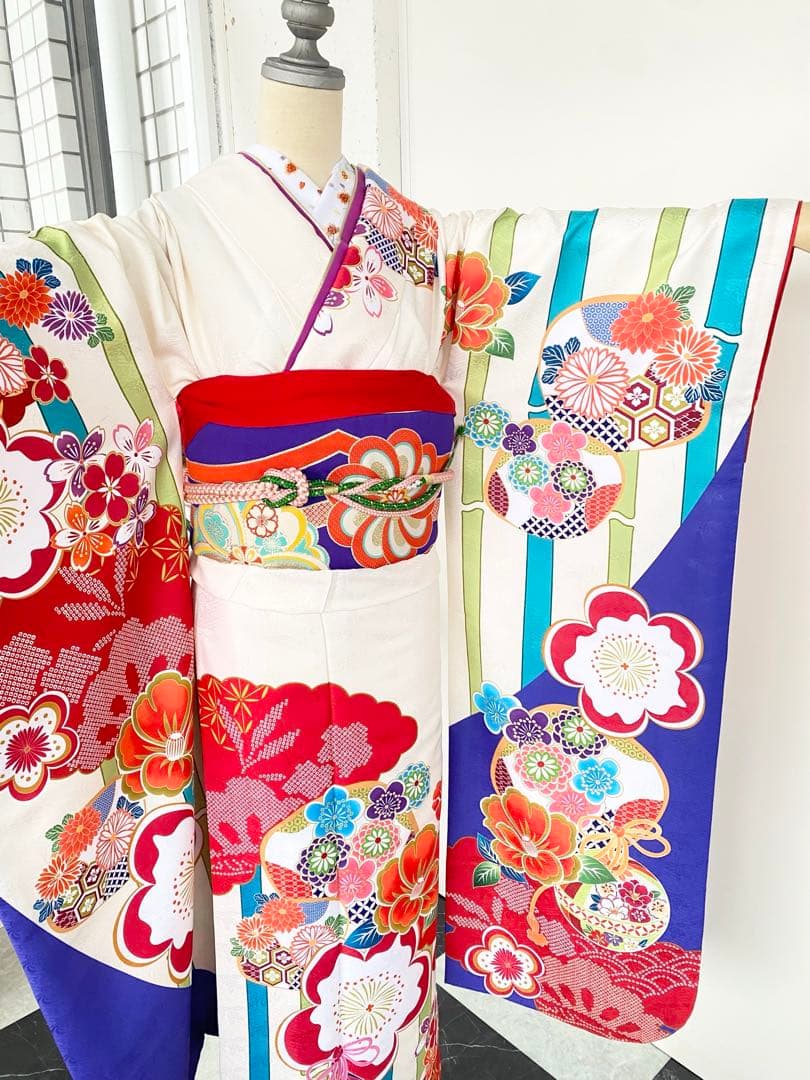 全て揃う振袖セット、白地、成人式振袖フルセット白　白振袖