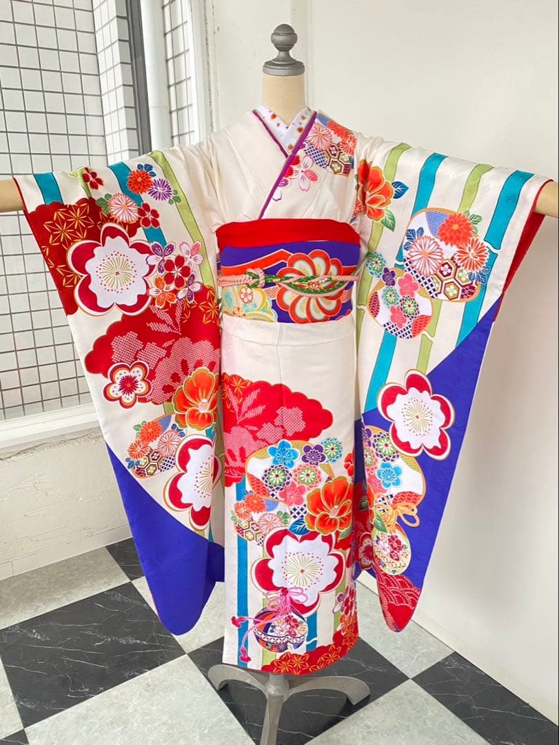 全て揃う振袖セット、白地、成人式振袖フルセット白　白振袖