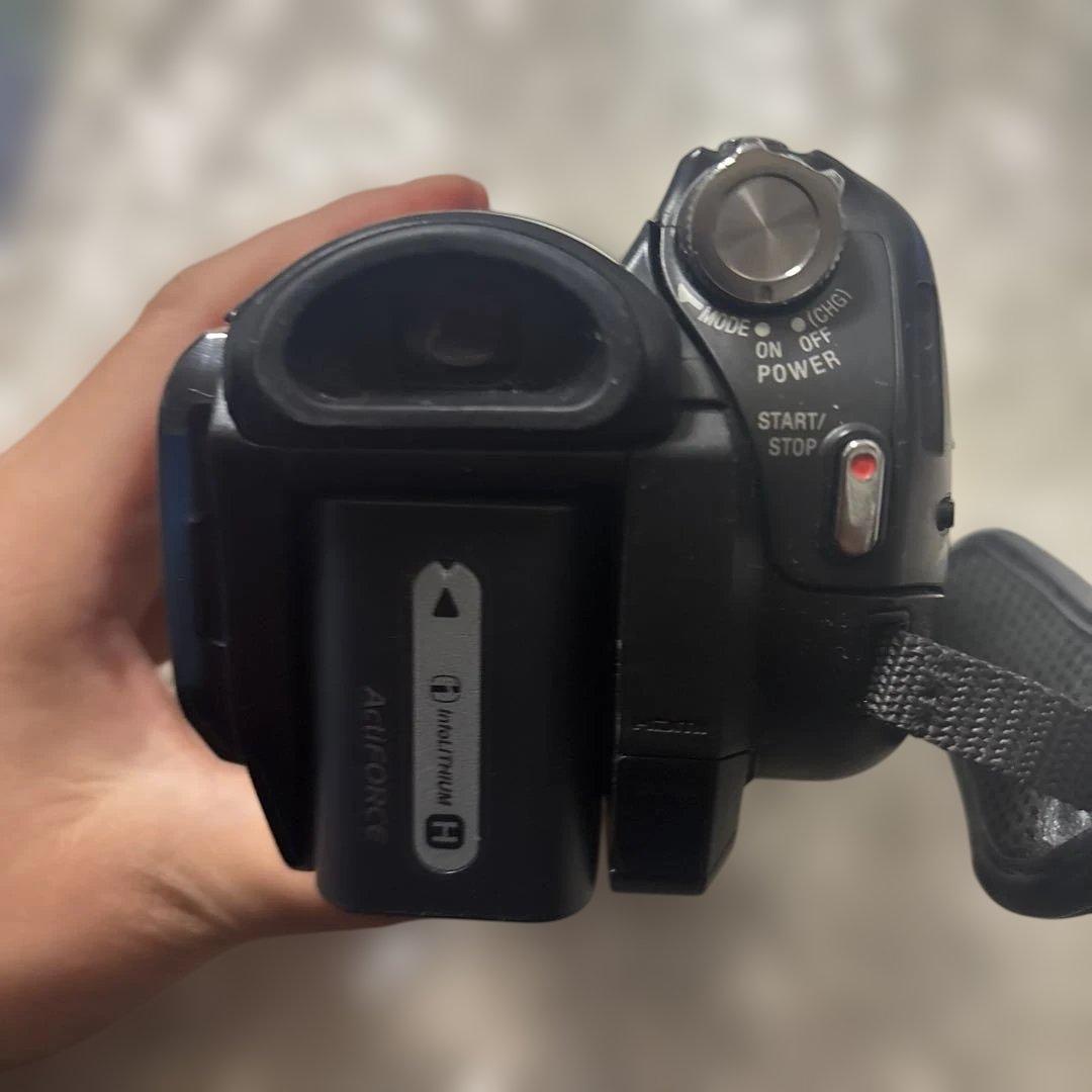 SONY HDR-XR520V NP-100FHつき