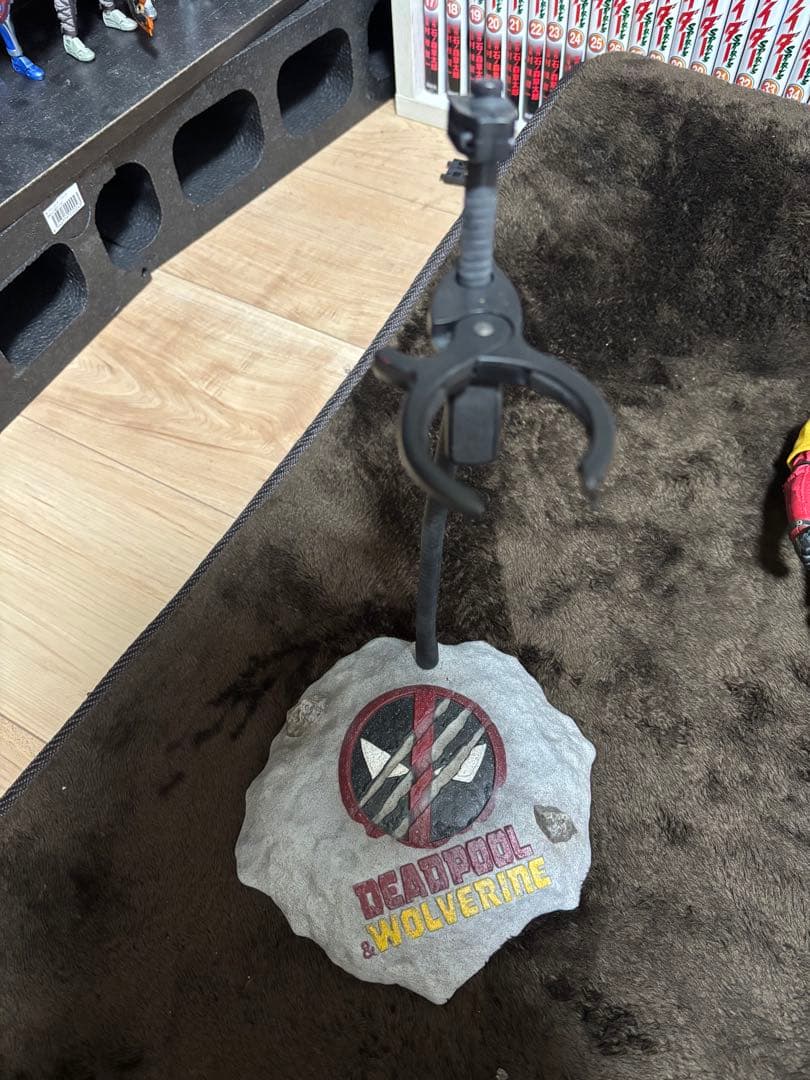 ホットトイズ　デッドプール　ウルヴァリン台座