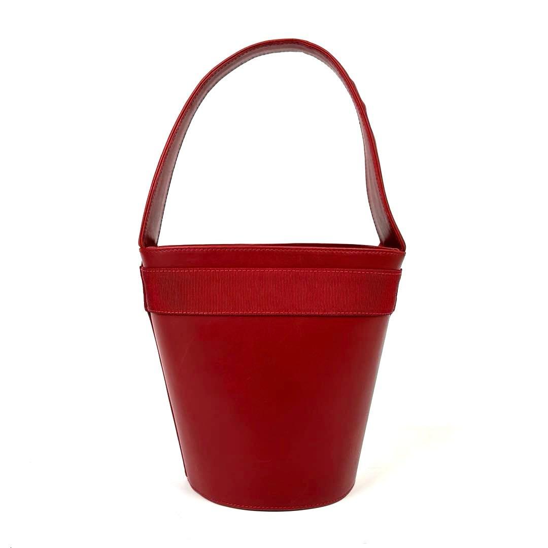 【美品】フェラガモ　ハンドバッグ　ヴァラリボン　ゴールド金具　バケツ　レザー　赤