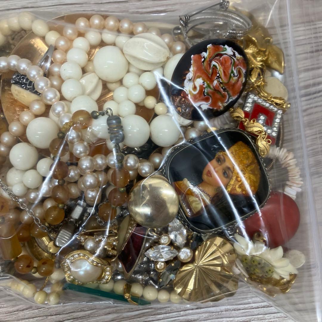 アクセサリーまとめ　ビンテージジュエリーセット多数　③