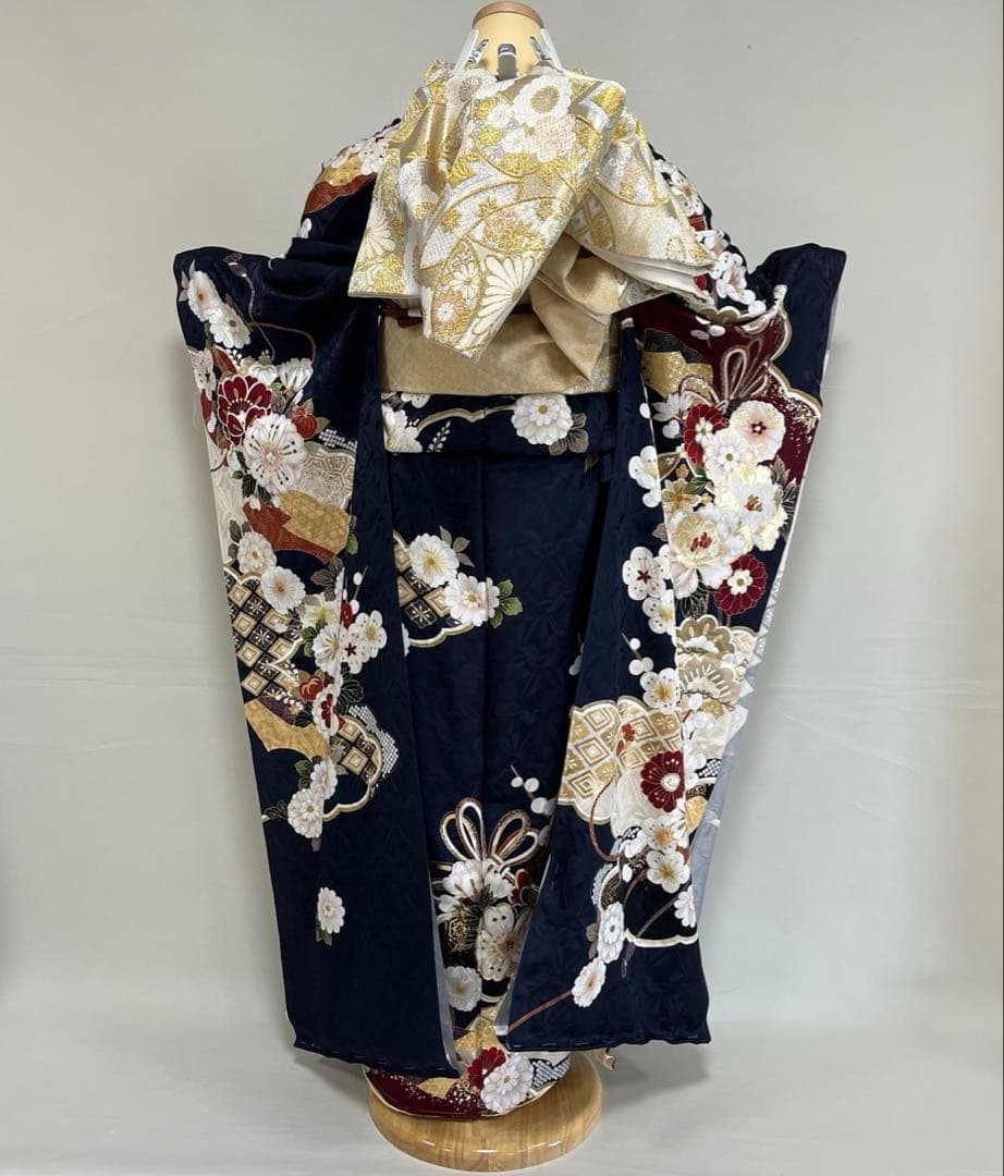 紺地の上品な金彩古典ひ振袖フルセット