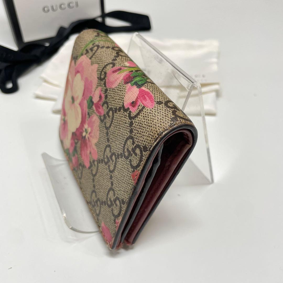ま*る様 GUCCI フローラ　二つ折り財布　PVC