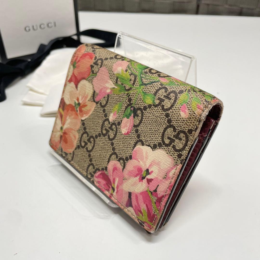 ま*る様 GUCCI フローラ　二つ折り財布　PVC