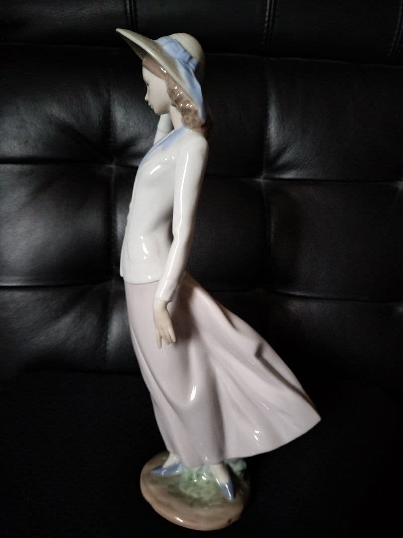 LLADRO　リアドロ　女性像