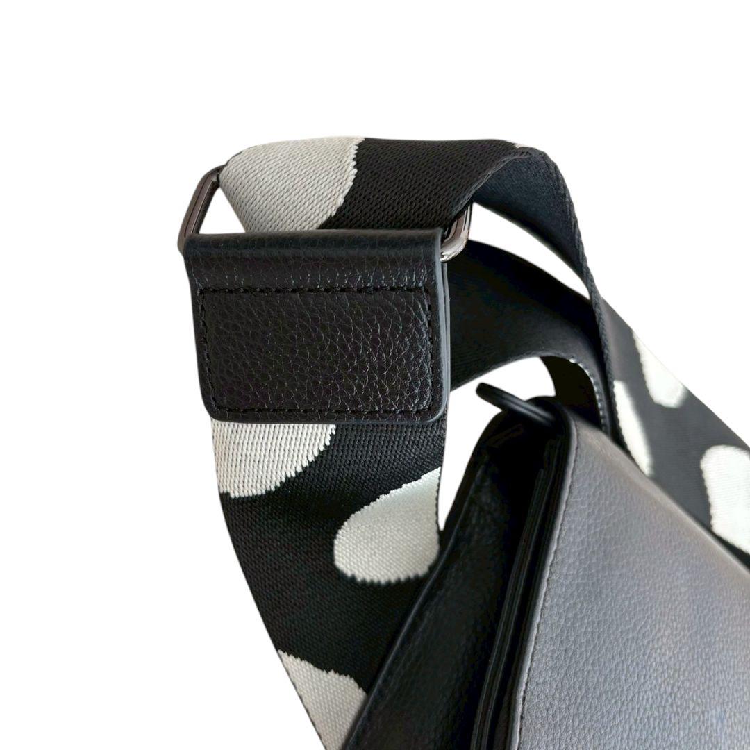 美品✨️イアパピヨネ ワイドテープショルダーバッグ ボディバッグ　黒