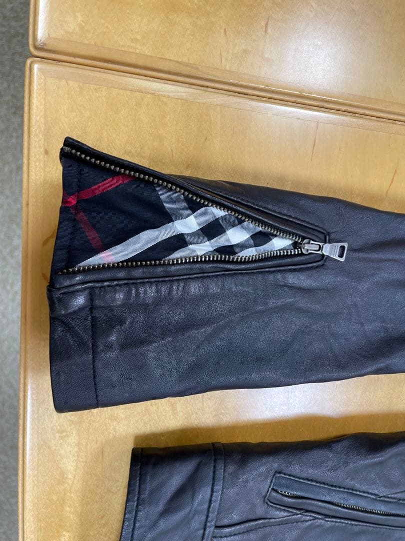 バーバリーブラックレーベル レザーシングルライダースジャケット