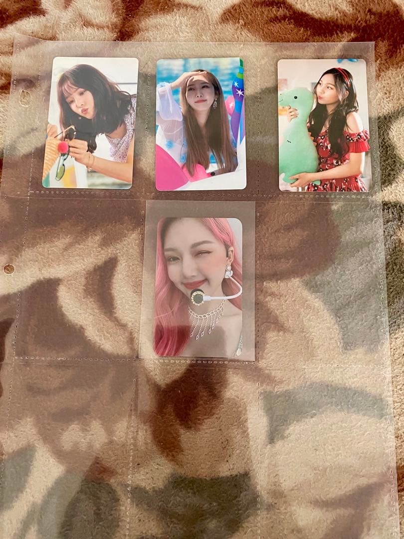 GFRIEND公式フォトカードバインダー&トレカ&グッズセット。