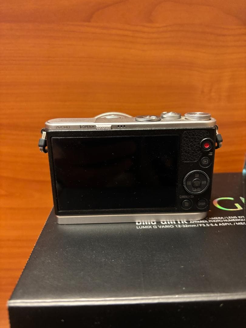 Panasonic LUMIX DMC-GM1ルミックスミラーレス一眼カメラ