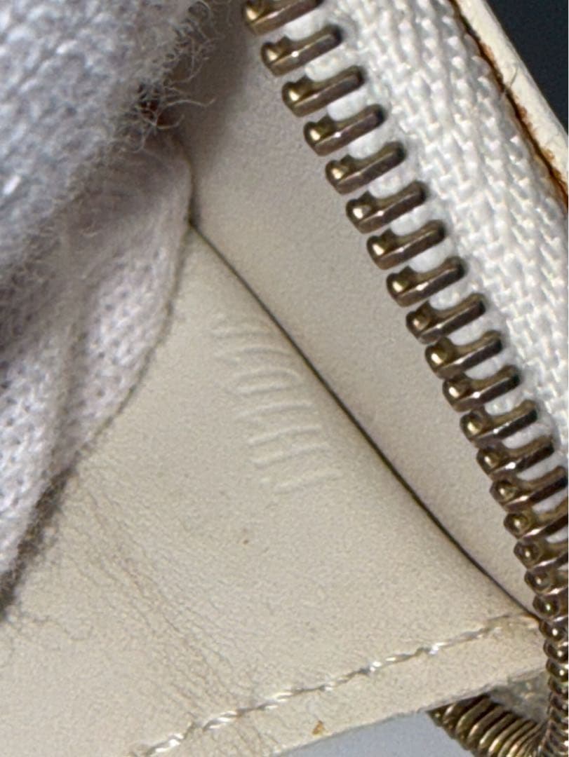 ルイヴィトン　ハート型ケース　ヴェルニポルトモネクール　イエロー