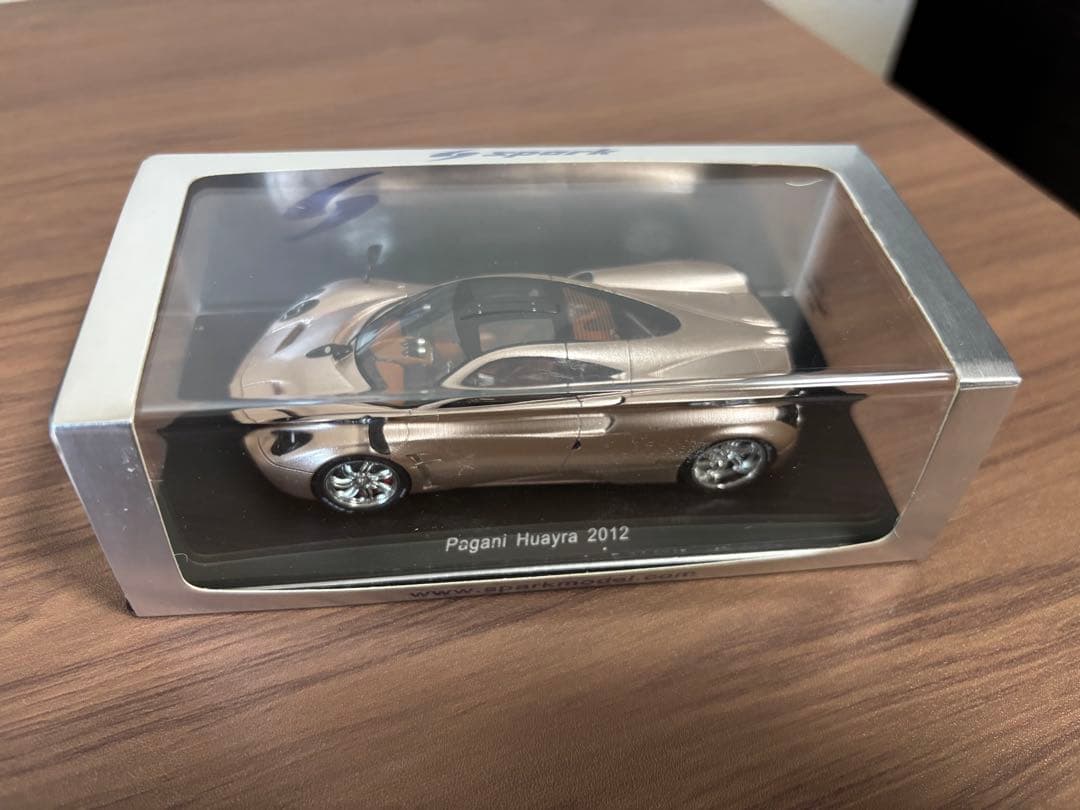 1/43 スパーク パガーニ ウアイラ