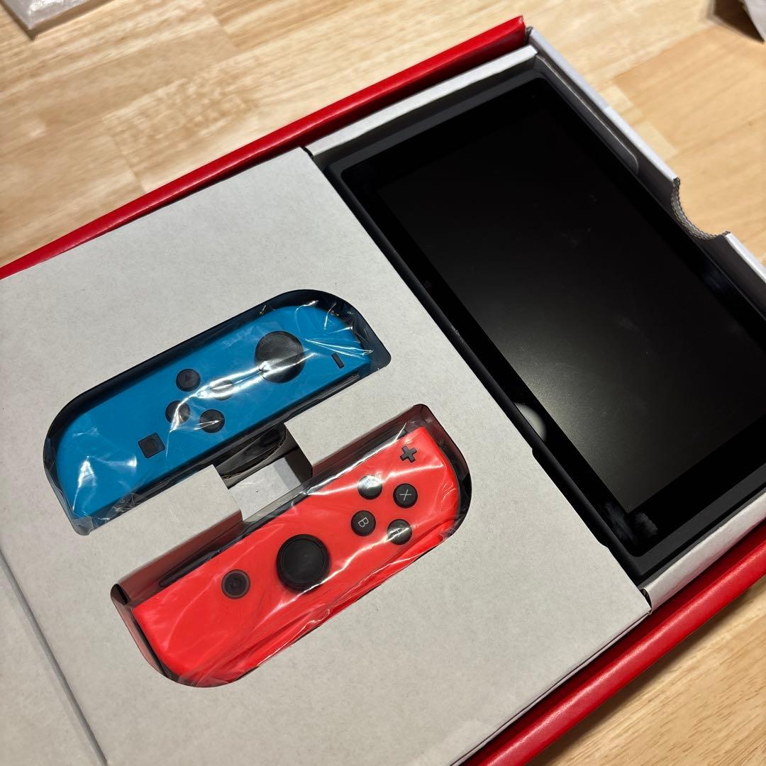 Nintendo Switch 本体 Joy-Con（青・赤）