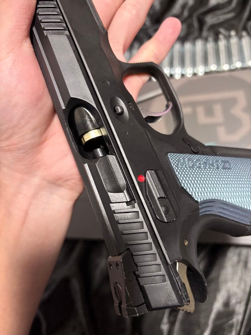 最終値下げ カーボネイト CZ SHADOW2 CO2 ガスガン