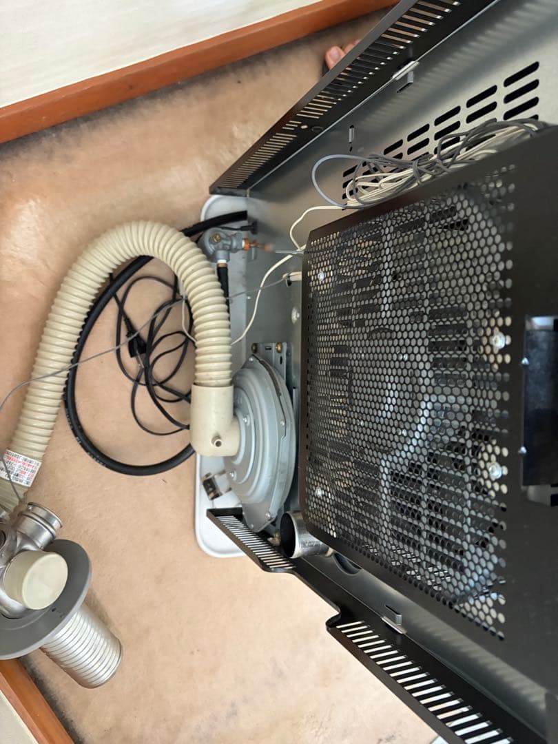 コロナFF温風石油ストーブ2016年式 ジャンク品　見た目は比較的綺麗です