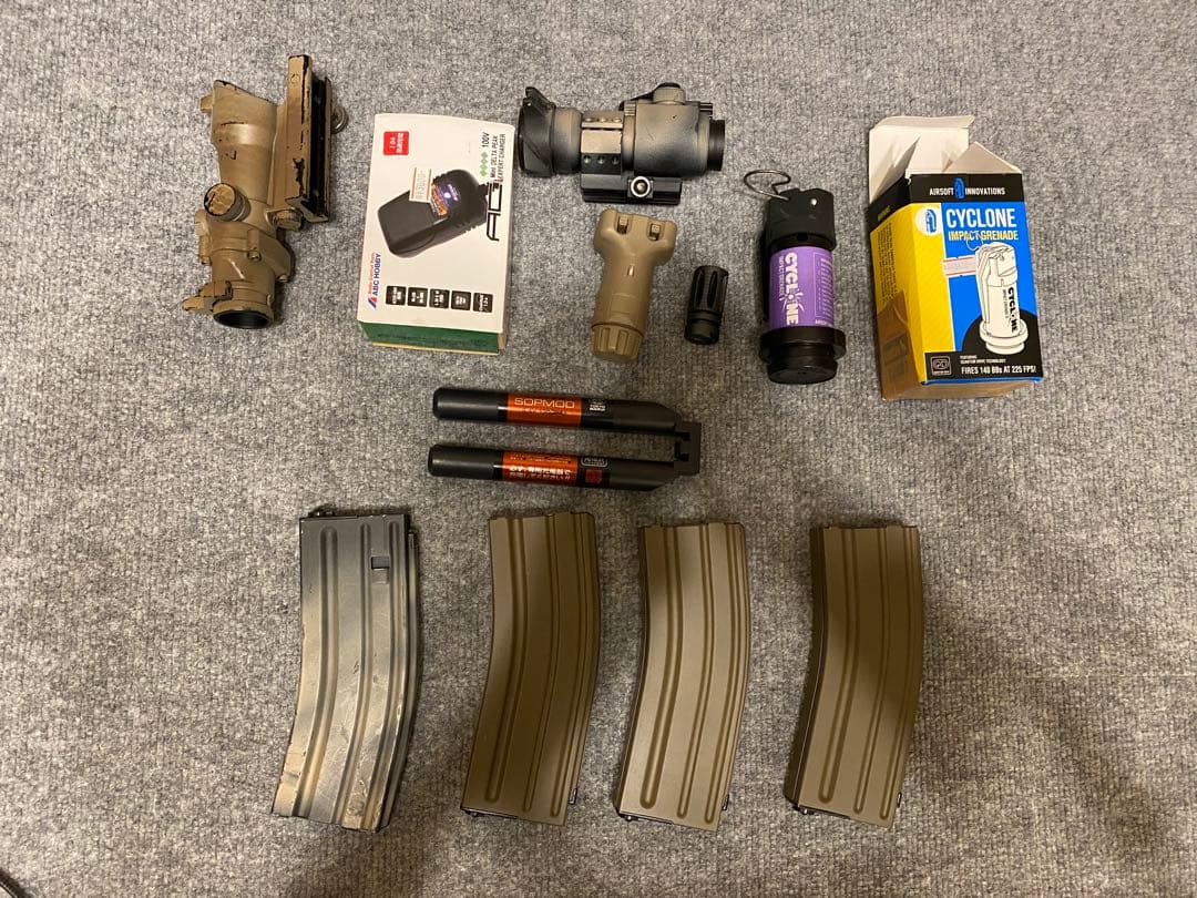 次世代電動ガン M4 タンカラー エアガン キャリングケース付