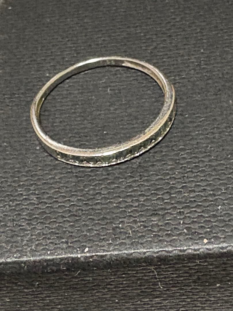 プラチナ グリーンストーンハーフエタニティリング