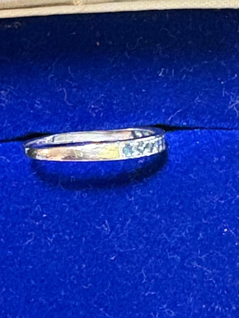 プラチナ グリーンストーンハーフエタニティリング