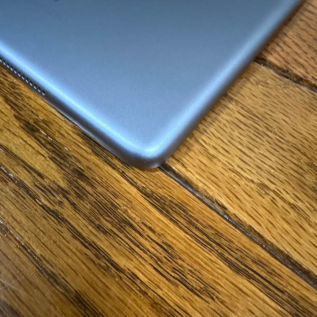 3姉妹mamaiPad 第6世代 32GB グレー