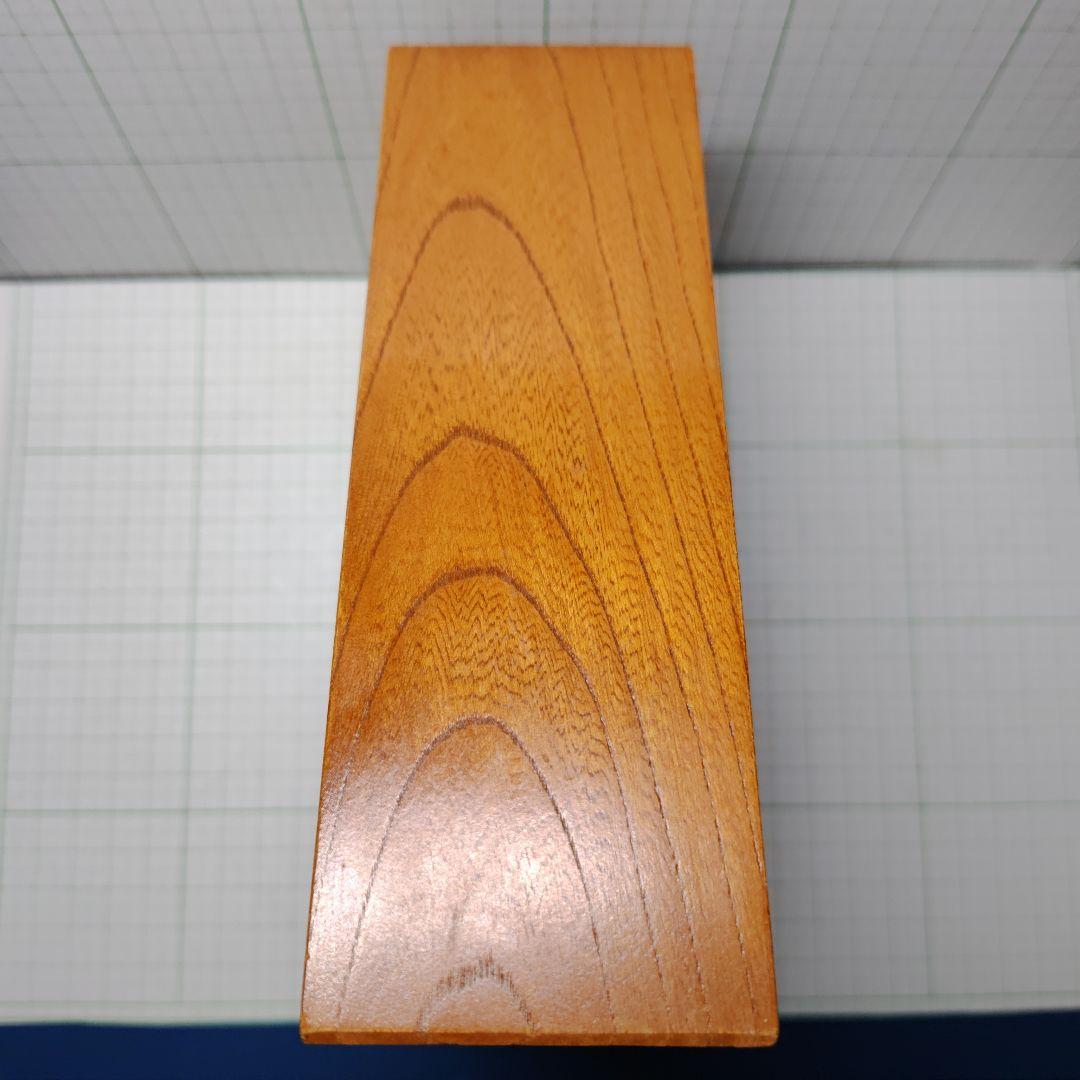 天童製、飾り駒、左馬、天元作、高１８ｃｍ、楡材、台、桑縮杢、管理No.80113